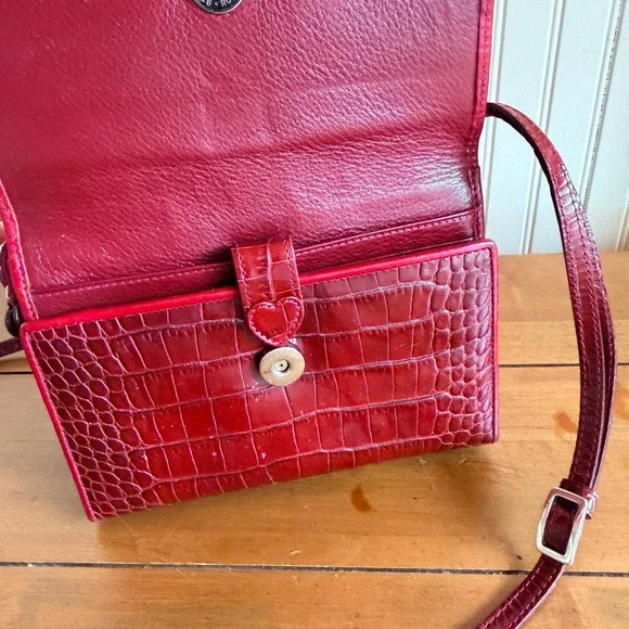Brighton vintage Red Croc Embossed Leather Heart Purse Adjustable Crossbody - Picture 5 of 13